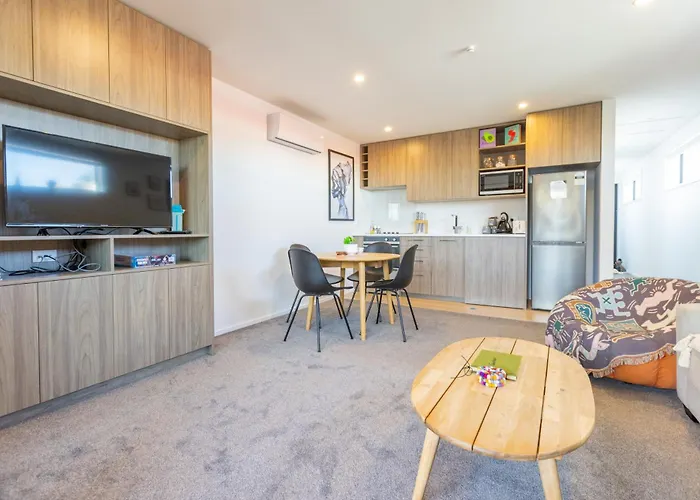 Luxury 1 Bed Apartment In Cbd