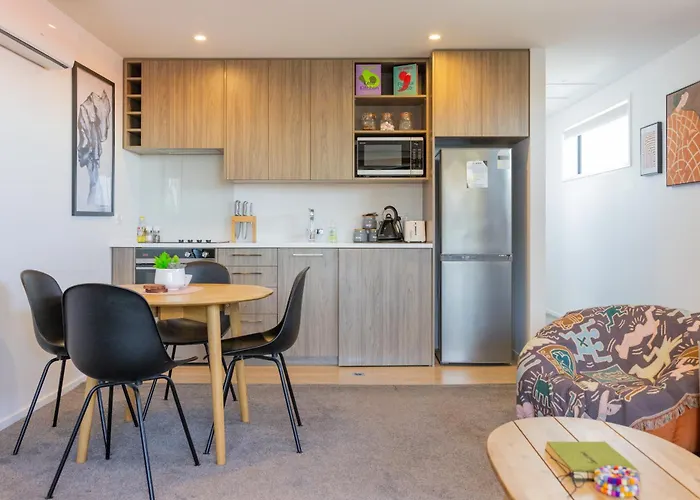 Luxury 1 Bed Apartment In Cbd